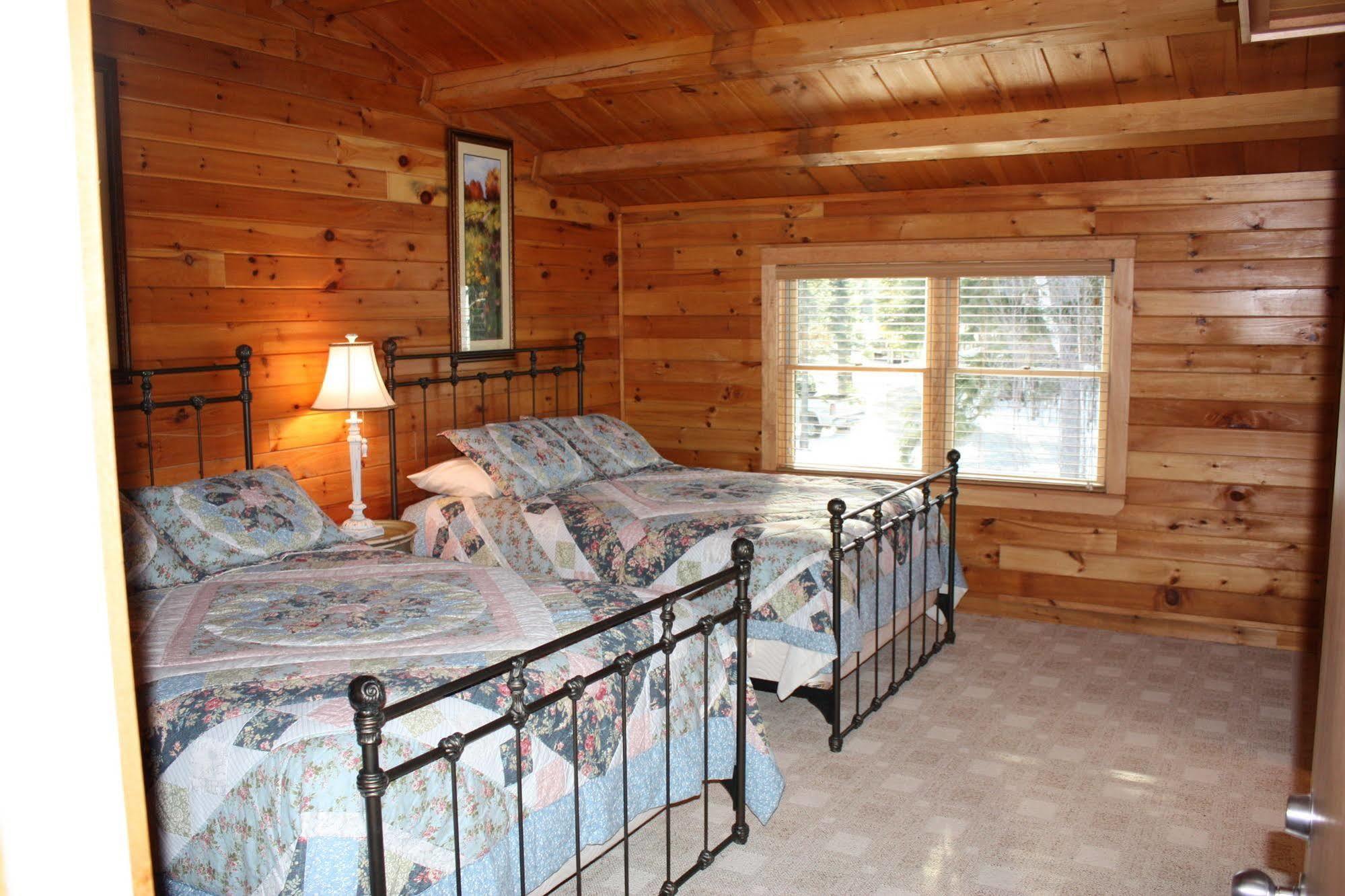 Lake Parlin Lodge & Cabins West Forks Exterior photo