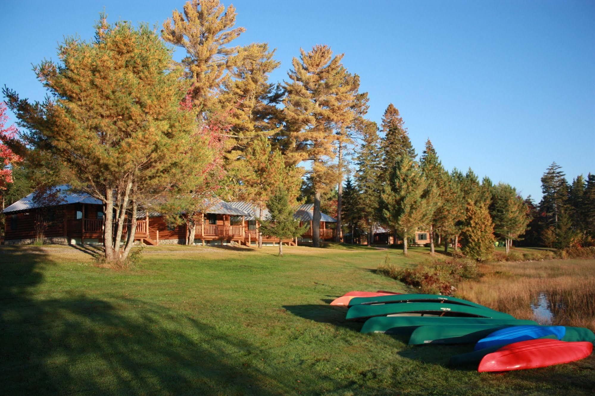 Lake Parlin Lodge & Cabins West Forks Exterior photo